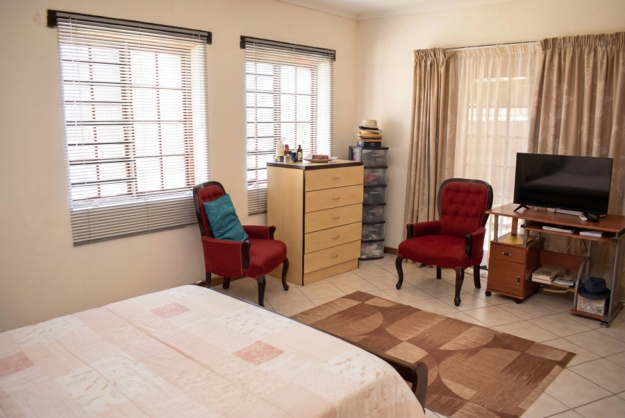 4 Bedroom Property for Sale in Struisbaai Western Cape